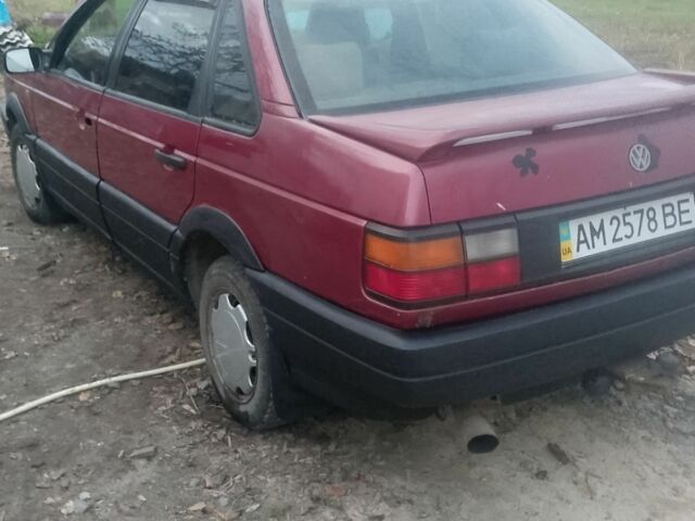 Красный Фольксваген Пассат, объемом двигателя 1.8 л и пробегом 530 тыс. км за 1500 $, фото 1 на Automoto.ua