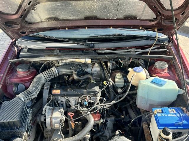 Красный Фольксваген Пассат, объемом двигателя 1.8 л и пробегом 390 тыс. км за 1400 $, фото 3 на Automoto.ua