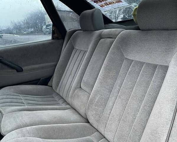 Красный Фольксваген Пассат, объемом двигателя 1.8 л и пробегом 400 тыс. км за 1414 $, фото 10 на Automoto.ua