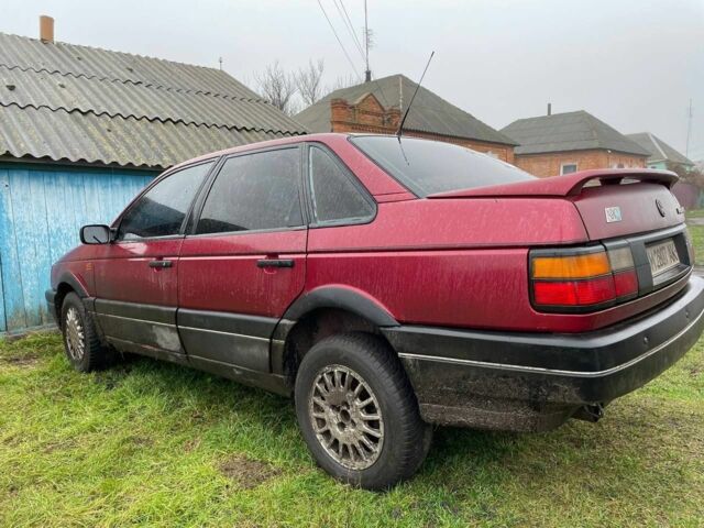 Красный Фольксваген Пассат, объемом двигателя 1.8 л и пробегом 400 тыс. км за 1418 $, фото 3 на Automoto.ua