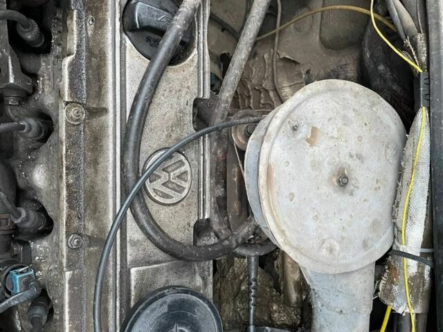 Красный Фольксваген Пассат, объемом двигателя 1.8 л и пробегом 400 тыс. км за 1418 $, фото 14 на Automoto.ua