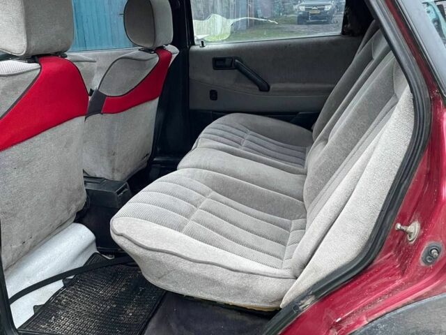 Красный Фольксваген Пассат, объемом двигателя 1.8 л и пробегом 400 тыс. км за 1418 $, фото 10 на Automoto.ua