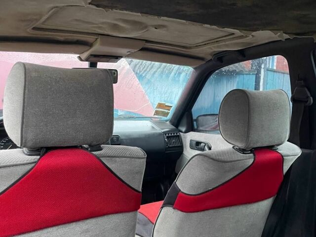 Красный Фольксваген Пассат, объемом двигателя 1.8 л и пробегом 400 тыс. км за 1418 $, фото 12 на Automoto.ua