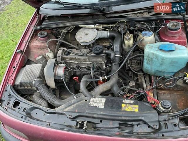 Красный Фольксваген Пассат, объемом двигателя 1.8 л и пробегом 400 тыс. км за 1414 $, фото 13 на Automoto.ua