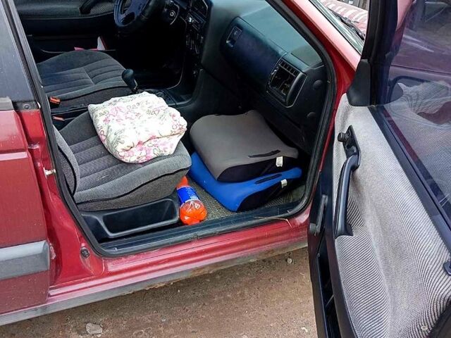 Червоний Фольксваген Пассат, об'ємом двигуна 1.8 л та пробігом 0 тис. км за 1500 $, фото 2 на Automoto.ua