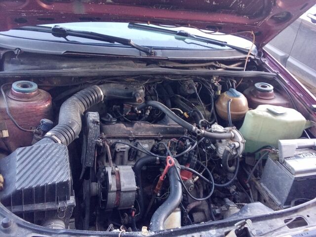 Красный Фольксваген Пассат, объемом двигателя 1.8 л и пробегом 463 тыс. км за 1200 $, фото 5 на Automoto.ua