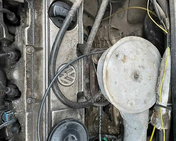 Красный Фольксваген Пассат, объемом двигателя 1.8 л и пробегом 400 тыс. км за 1414 $, фото 15 на Automoto.ua