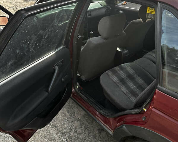 Червоний Фольксваген Пассат, об'ємом двигуна 1.8 л та пробігом 270 тис. км за 1300 $, фото 19 на Automoto.ua