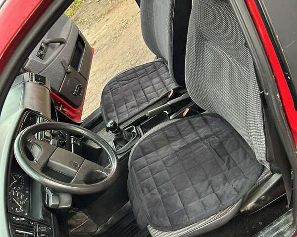 Красный Фольксваген Пассат, объемом двигателя 1.8 л и пробегом 242 тыс. км за 1500 $, фото 5 на Automoto.ua