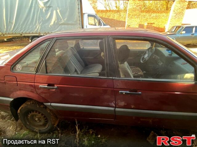 Красный Фольксваген Пассат, объемом двигателя 1.9 л и пробегом 340 тыс. км за 950 $, фото 3 на Automoto.ua