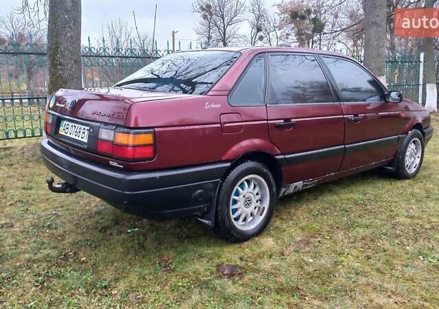 Красный Фольксваген Пассат, объемом двигателя 1.8 л и пробегом 526 тыс. км за 1450 $, фото 9 на Automoto.ua