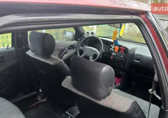 Красный Фольксваген Пассат, объемом двигателя 1.8 л и пробегом 526 тыс. км за 1450 $, фото 1 на Automoto.ua