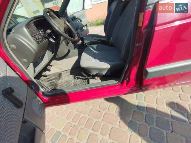 Червоний Фольксваген Пассат, об'ємом двигуна 1.8 л та пробігом 240 тис. км за 2220 $, фото 5 на Automoto.ua