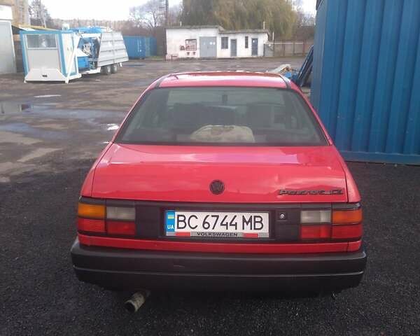 Червоний Фольксваген Пассат, об'ємом двигуна 1.78 л та пробігом 111 тис. км за 2100 $, фото 1 на Automoto.ua