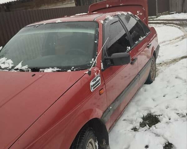 Красный Фольксваген Пассат, объемом двигателя 1.8 л и пробегом 400 тыс. км за 1100 $, фото 1 на Automoto.ua