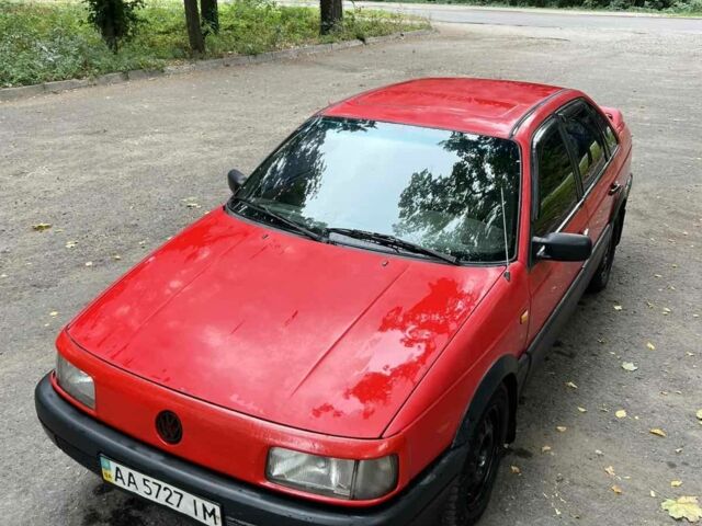 Красный Фольксваген Пассат, объемом двигателя 0 л и пробегом 567 тыс. км за 900 $, фото 4 на Automoto.ua