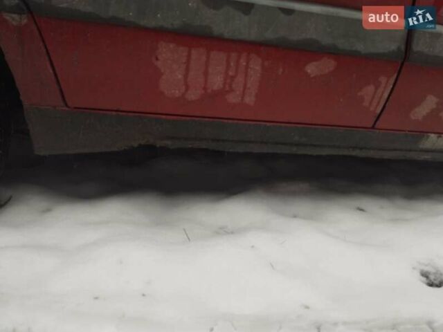 Красный Фольксваген Пассат, объемом двигателя 1.8 л и пробегом 400 тыс. км за 1100 $, фото 11 на Automoto.ua