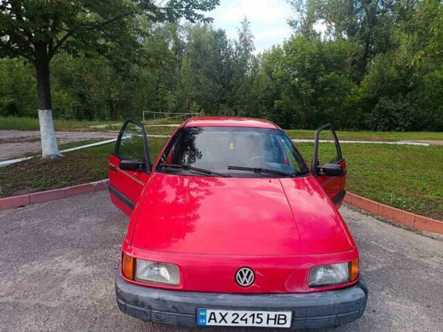 Красный Фольксваген Пассат, объемом двигателя 1.8 л и пробегом 1000 тыс. км за 1500 $, фото 3 на Automoto.ua