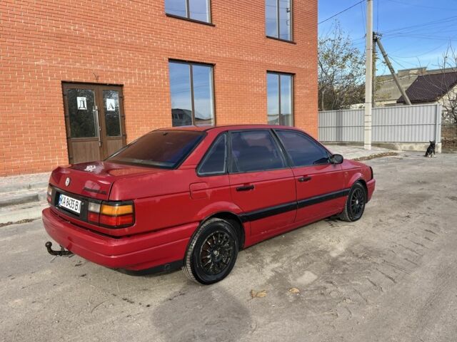 Красный Фольксваген Пассат, объемом двигателя 1.8 л и пробегом 215 тыс. км за 1350 $, фото 2 на Automoto.ua