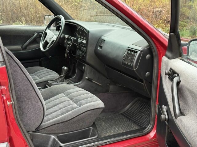 Красный Фольксваген Пассат, объемом двигателя 1.8 л и пробегом 1 тыс. км за 1650 $, фото 10 на Automoto.ua