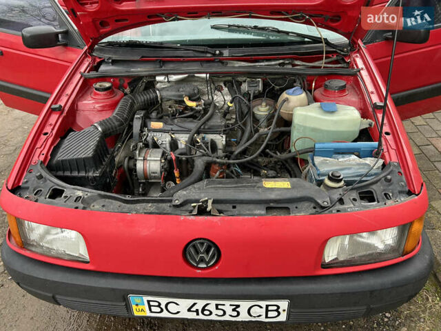 Красный Фольксваген Пассат, объемом двигателя 1.8 л и пробегом 242 тыс. км за 1500 $, фото 6 на Automoto.ua