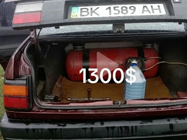 Красный Фольксваген Пассат, объемом двигателя 1.8 л и пробегом 384 тыс. км за 1300 $, фото 2 на Automoto.ua