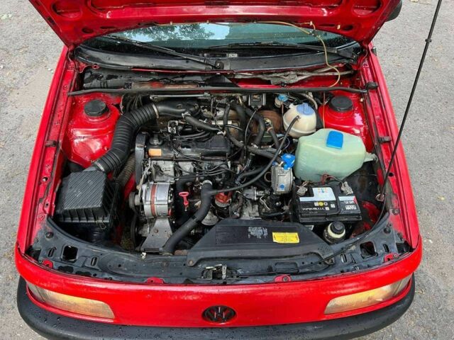 Красный Фольксваген Пассат, объемом двигателя 0 л и пробегом 567 тыс. км за 900 $, фото 2 на Automoto.ua