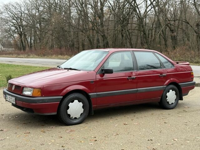 Красный Фольксваген Пассат, объемом двигателя 1.8 л и пробегом 1 тыс. км за 1650 $, фото 3 на Automoto.ua