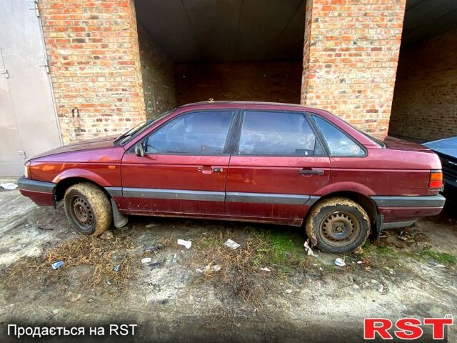 Красный Фольксваген Пассат, объемом двигателя 1.9 л и пробегом 340 тыс. км за 950 $, фото 1 на Automoto.ua