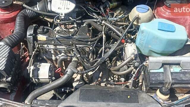 Червоний Фольксваген Пассат, об'ємом двигуна 1.8 л та пробігом 100 тис. км за 1200 $, фото 2 на Automoto.ua