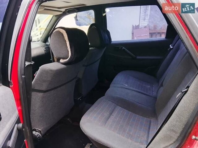 Красный Фольксваген Пассат, объемом двигателя 1.8 л и пробегом 640 тыс. км за 900 $, фото 6 на Automoto.ua