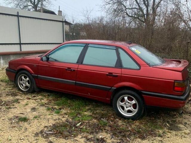 Красный Фольксваген Пассат, объемом двигателя 1.9 л и пробегом 300 тыс. км за 1850 $, фото 2 на Automoto.ua