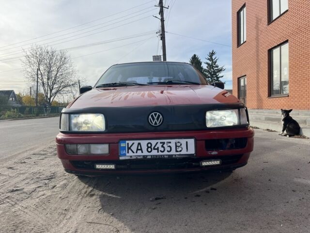 Красный Фольксваген Пассат, объемом двигателя 1.8 л и пробегом 215 тыс. км за 1350 $, фото 4 на Automoto.ua