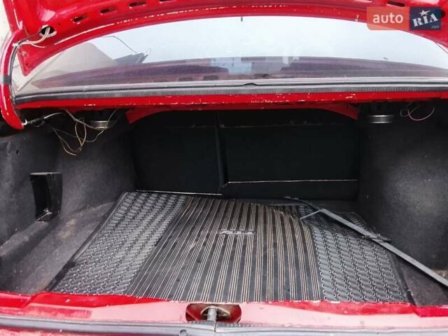 Красный Фольксваген Пассат, объемом двигателя 1.8 л и пробегом 640 тыс. км за 900 $, фото 4 на Automoto.ua