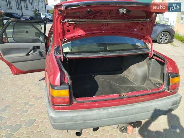 Червоний Фольксваген Пассат, об'ємом двигуна 1.8 л та пробігом 240 тис. км за 2220 $, фото 4 на Automoto.ua