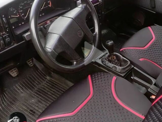 Красный Фольксваген Пассат, объемом двигателя 1.8 л и пробегом 384 тыс. км за 1300 $, фото 1 на Automoto.ua