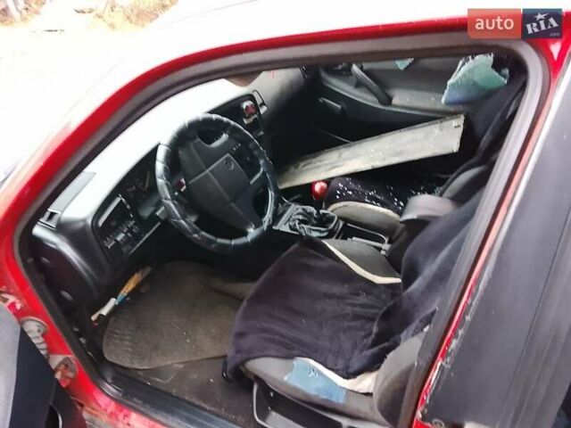 Красный Фольксваген Пассат, объемом двигателя 1.8 л и пробегом 640 тыс. км за 900 $, фото 7 на Automoto.ua