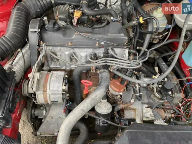 Красный Фольксваген Пассат, объемом двигателя 1.8 л и пробегом 420 тыс. км за 2500 $, фото 12 на Automoto.ua