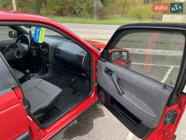 Червоний Фольксваген Пассат, об'ємом двигуна 1.9 л та пробігом 310 тис. км за 2450 $, фото 12 на Automoto.ua