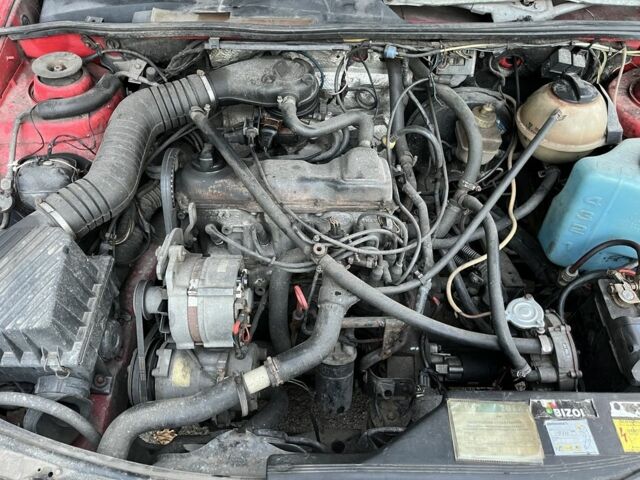 Красный Фольксваген Пассат, объемом двигателя 1.8 л и пробегом 570 тыс. км за 1700 $, фото 6 на Automoto.ua