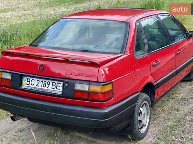 Красный Фольксваген Пассат, объемом двигателя 1.8 л и пробегом 420 тыс. км за 2500 $, фото 3 на Automoto.ua