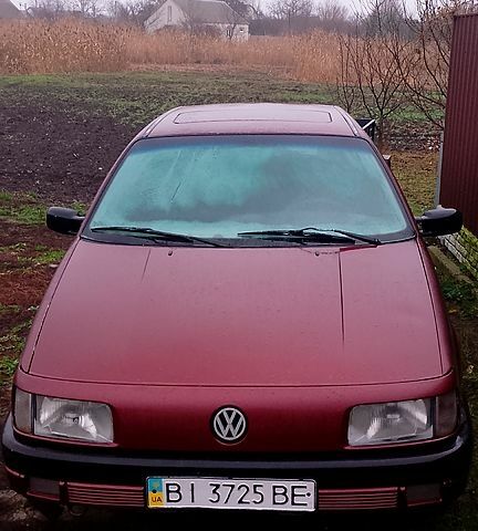 Красный Фольксваген Пассат, объемом двигателя 2 л и пробегом 540 тыс. км за 1100 $, фото 2 на Automoto.ua