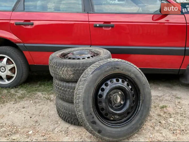 Красный Фольксваген Пассат, объемом двигателя 1.8 л и пробегом 420 тыс. км за 2500 $, фото 13 на Automoto.ua