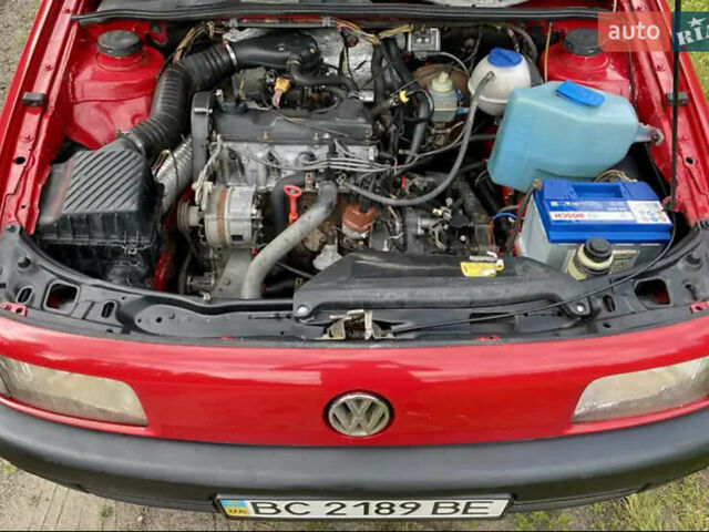 Красный Фольксваген Пассат, объемом двигателя 1.8 л и пробегом 420 тыс. км за 2500 $, фото 11 на Automoto.ua