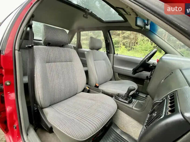 Красный Фольксваген Пассат, объемом двигателя 1.8 л и пробегом 420 тыс. км за 2500 $, фото 7 на Automoto.ua