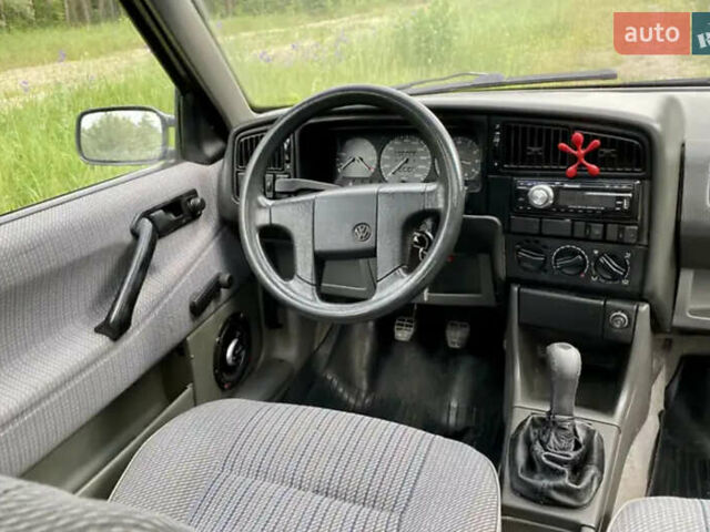 Красный Фольксваген Пассат, объемом двигателя 1.8 л и пробегом 420 тыс. км за 2500 $, фото 8 на Automoto.ua