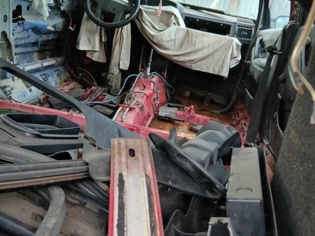 Красный Фольксваген Пассат, объемом двигателя 2 л и пробегом 100 тыс. км за 646 $, фото 6 на Automoto.ua