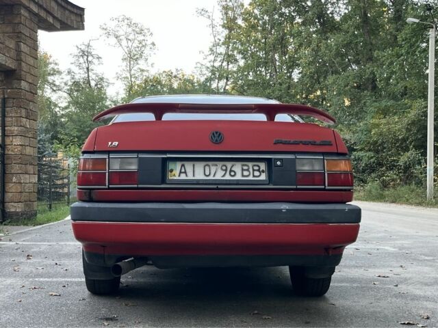 Красный Фольксваген Пассат, объемом двигателя 1.8 л и пробегом 570 тыс. км за 1700 $, фото 2 на Automoto.ua