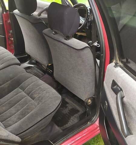 Красный Фольксваген Пассат, объемом двигателя 1.78 л и пробегом 320 тыс. км за 1800 $, фото 4 на Automoto.ua