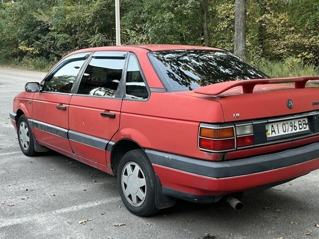 Красный Фольксваген Пассат, объемом двигателя 1.8 л и пробегом 570 тыс. км за 1700 $, фото 4 на Automoto.ua